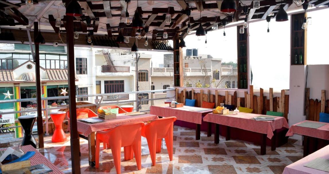 Travel Monkey Hostel Agra  Exterior photo