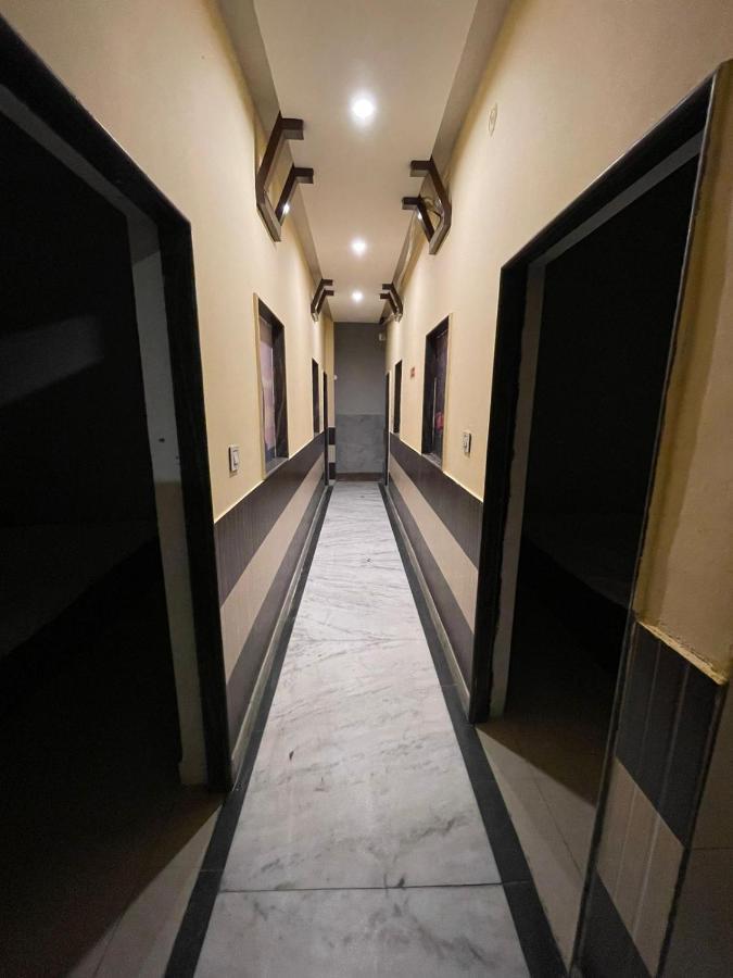 Travel Monkey Hostel Agra  Exterior photo
