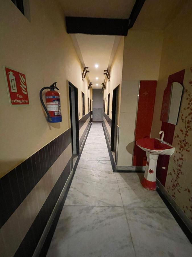 Travel Monkey Hostel Agra  Exterior photo