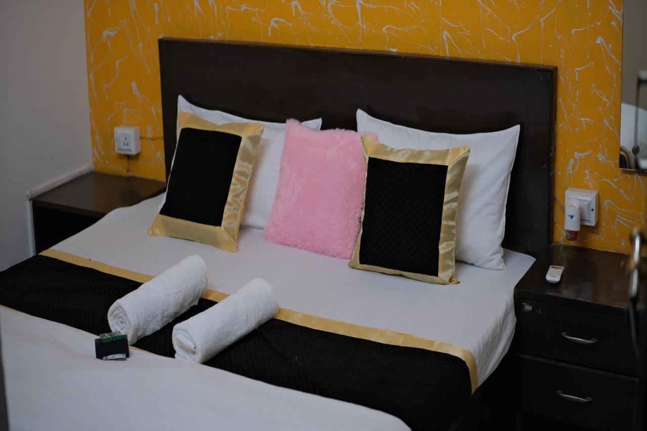 Travel Monkey Hostel Agra  Exterior photo