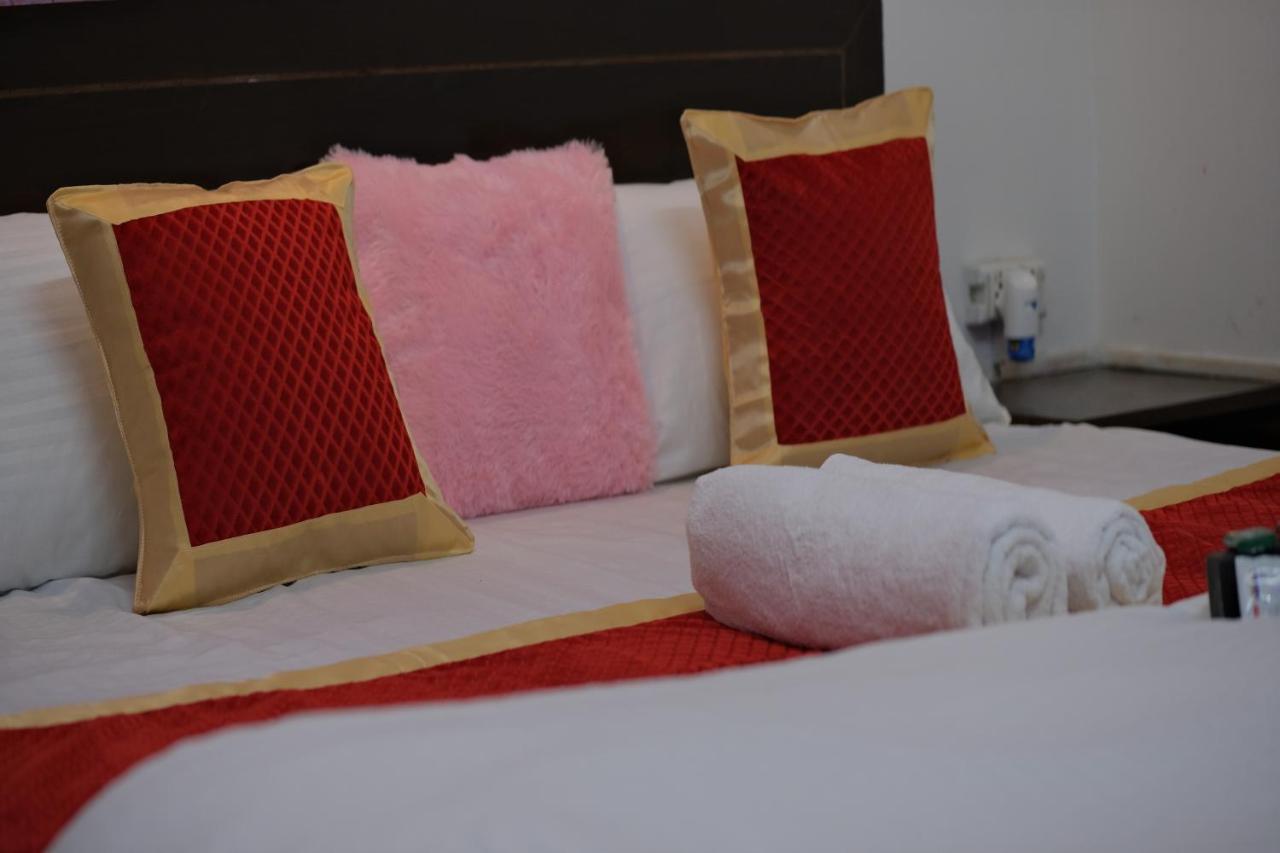 Travel Monkey Hostel Agra  Exterior photo