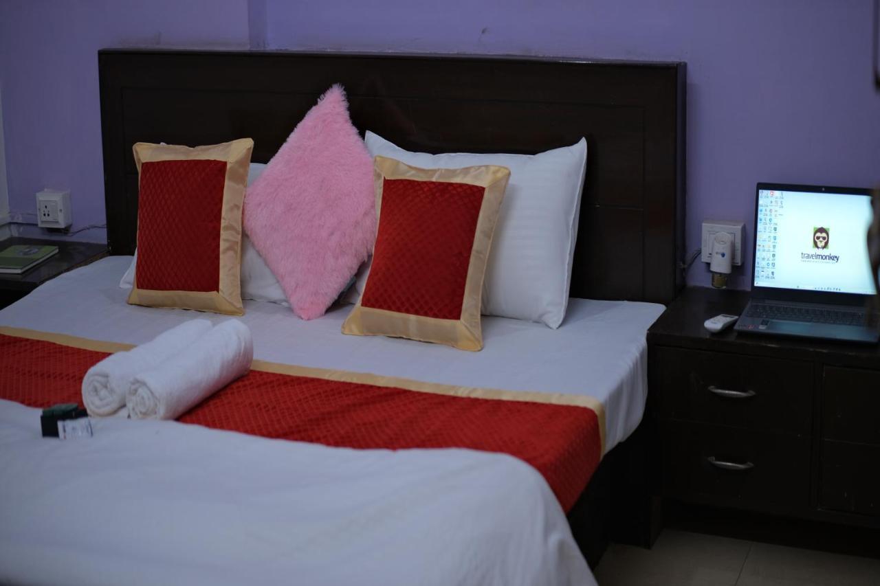 Travel Monkey Hostel Agra  Exterior photo