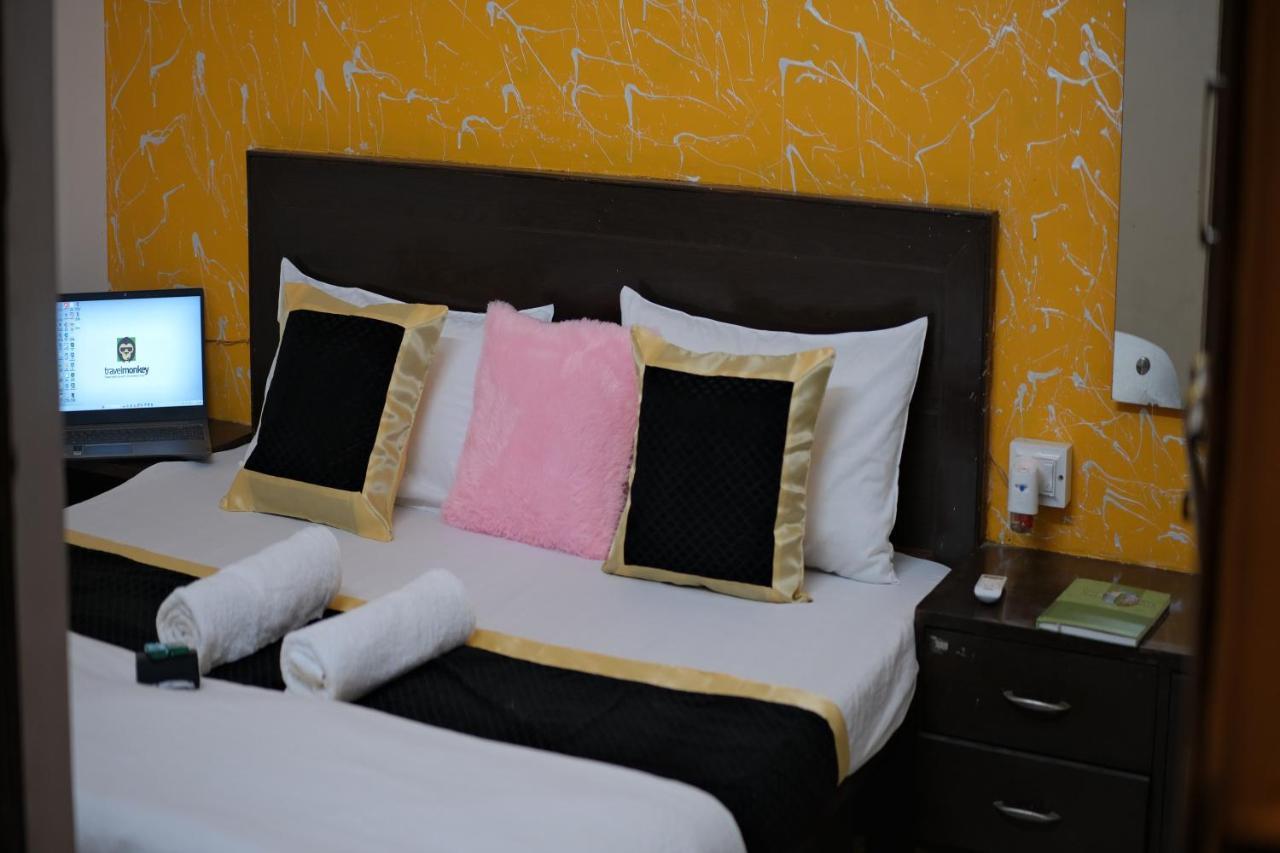 Travel Monkey Hostel Agra  Exterior photo